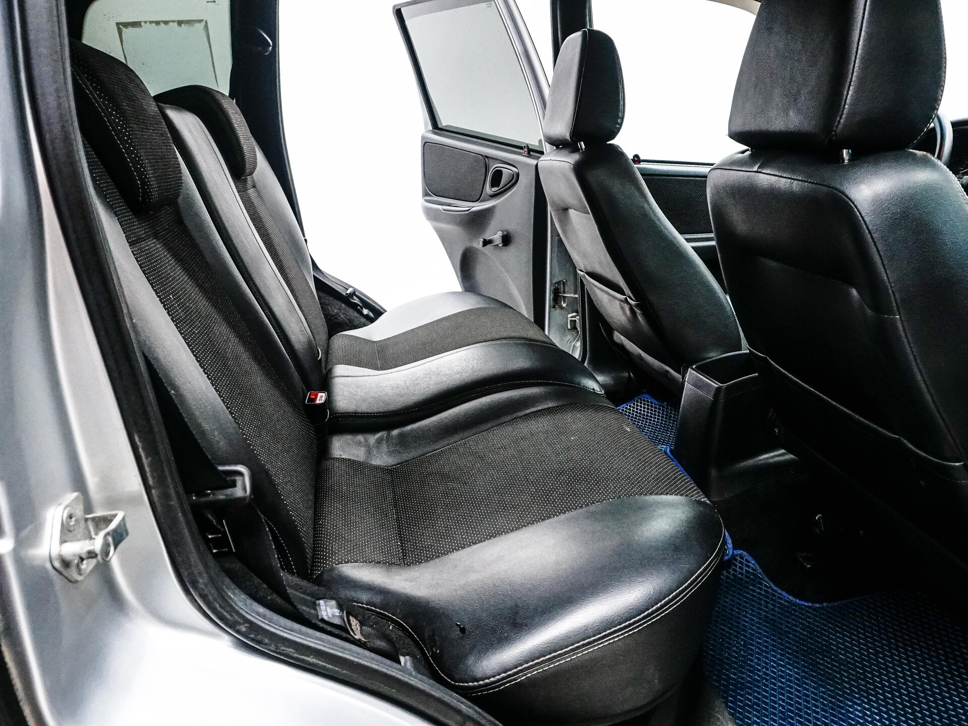 Chevrolet Niva 2012 24