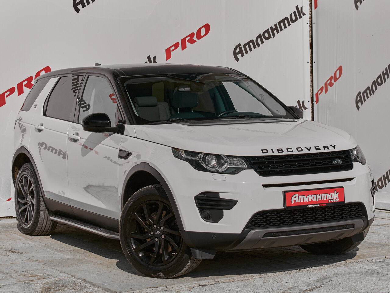 Купить Land Rover Discovery Sport 2.0d AT (180 л.с.) 4WD, 2017 в Екатеренбурге