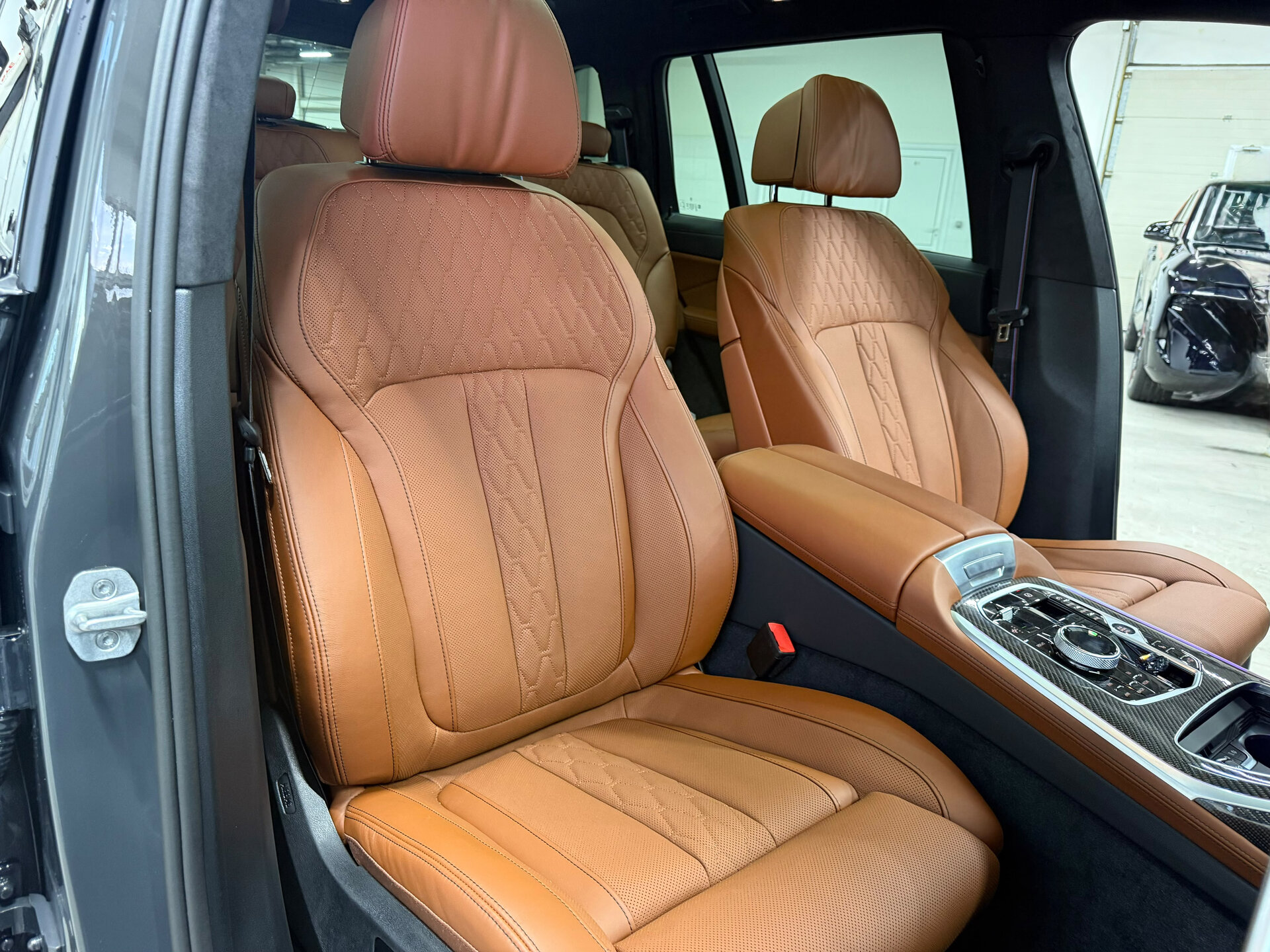 Автомобиль BMW X7 40d 3.0d AT (340 л.с.) 4WD - 7