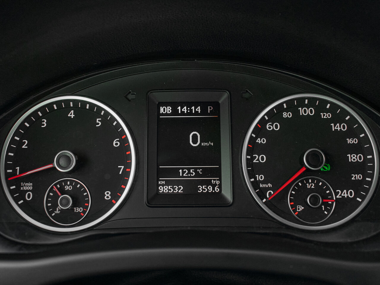 Купить Volkswagen Tiguan 2.0 AT (170 л.с.) 4WD, 2011 в Екатеренбурге