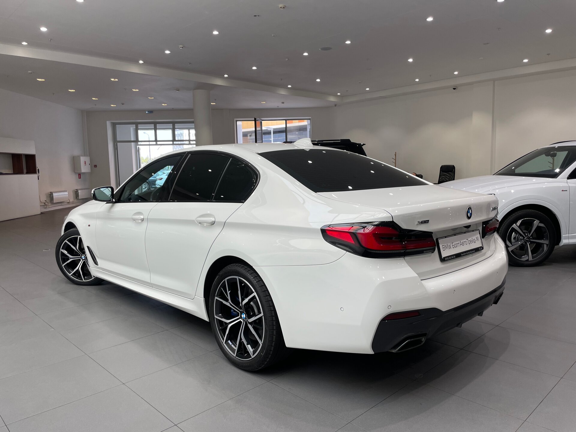 Автомобиль BMW 5 серии 530d xDrive 3.0d AT (249 л.с.) 4WD - 4