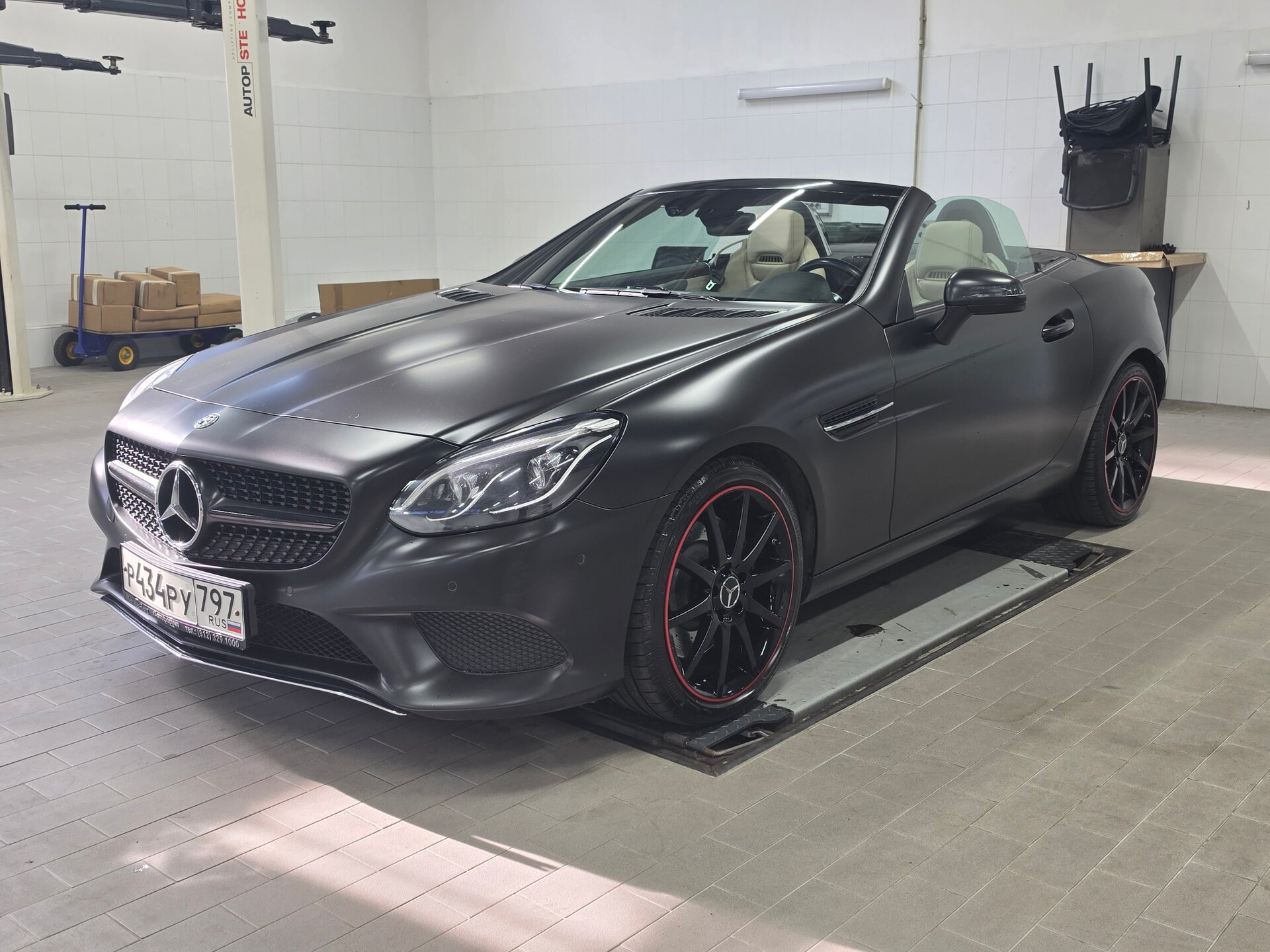 Автомобиль Mercedes-Benz SLC 200 2.0 AT (184 л.с.) - 1