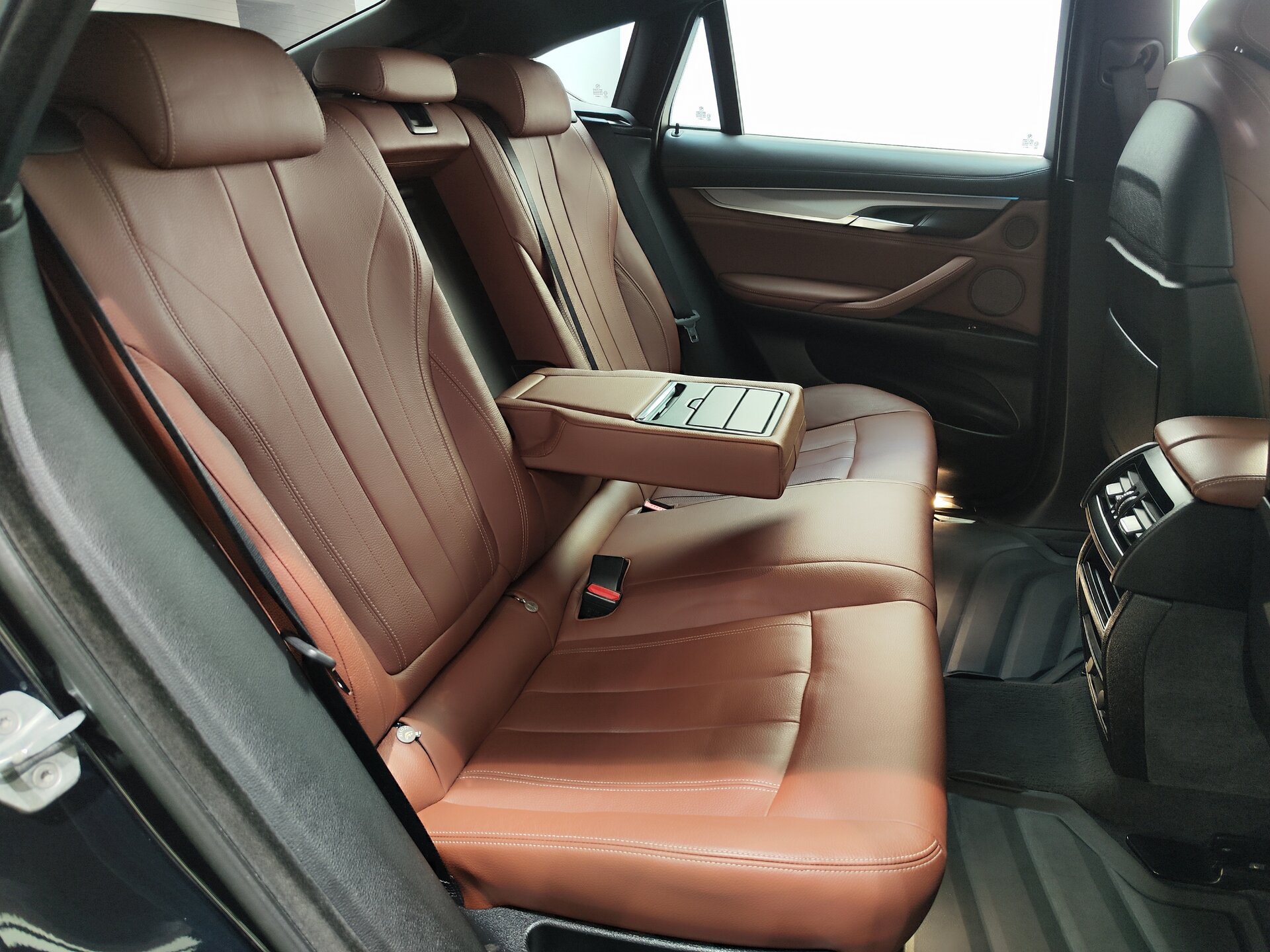 Автомобиль BMW X6 40d 3.0d AT (313 л.с.) 4WD - 10