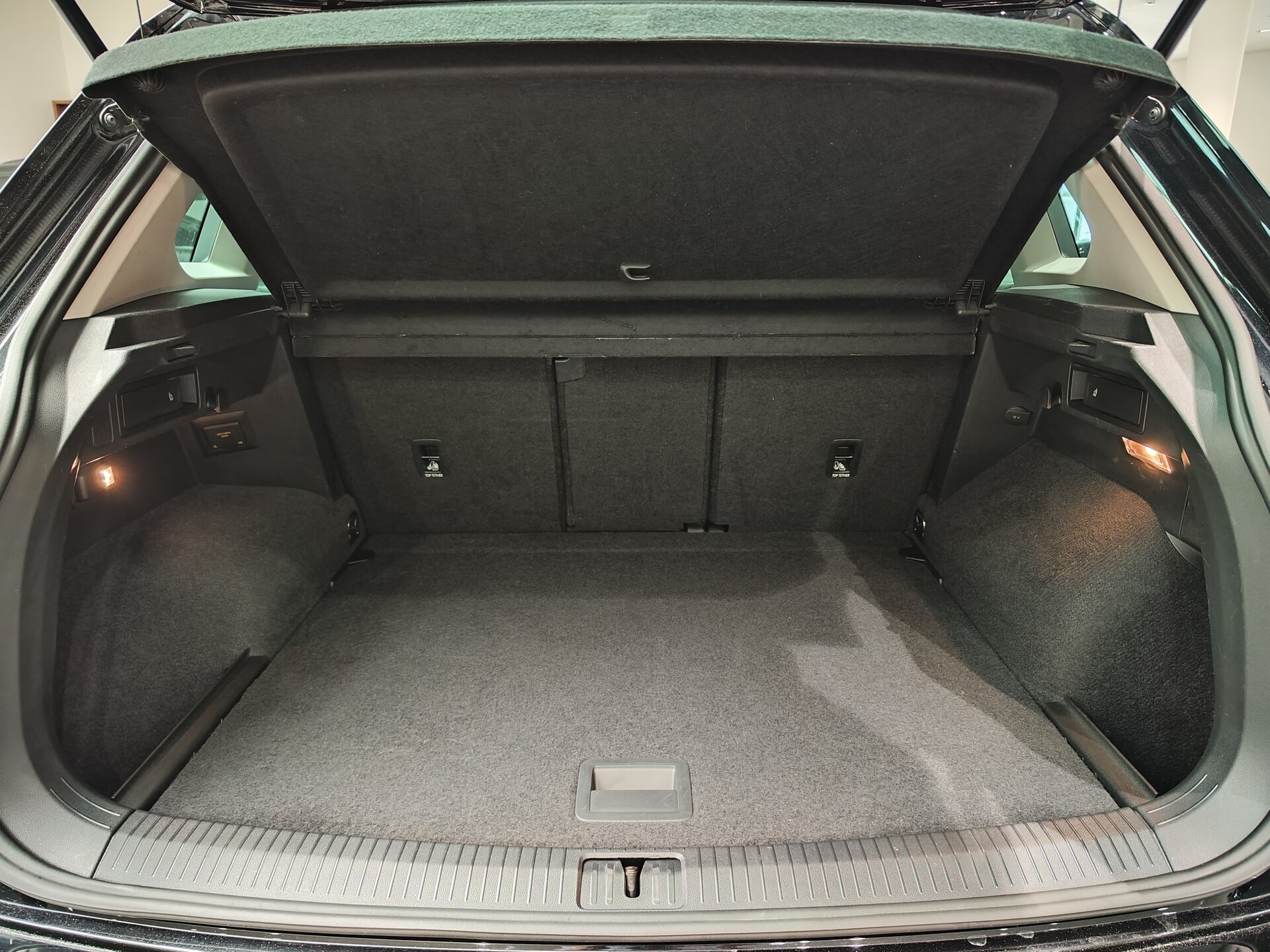 Автомобиль Volkswagen Tiguan 1.4 AMT (150 л.с.) 4WD - 10