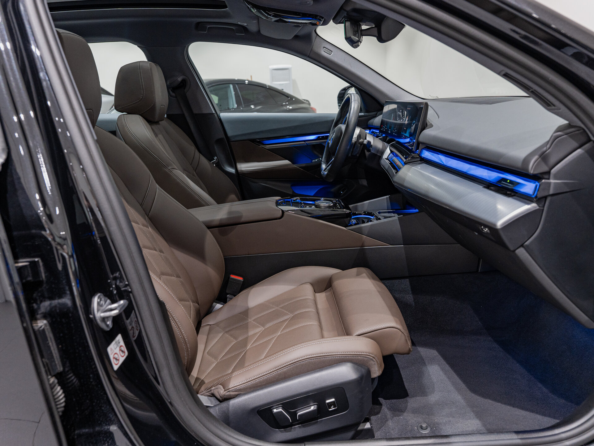 Автомобиль BMW 5 серии 520i 2.0 AT (190 л.с.) - 10