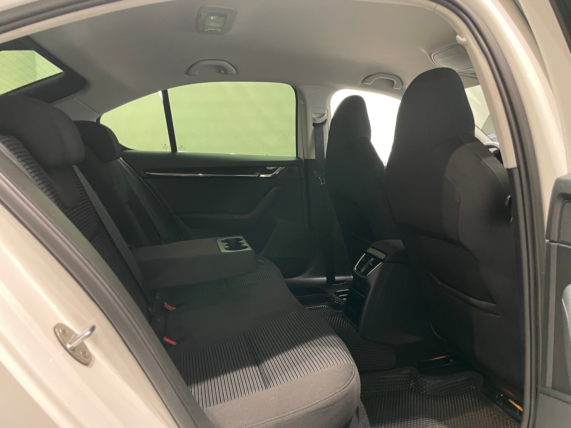Автомобиль Skoda Octavia 1.6 MT (110 л.с.) - 10