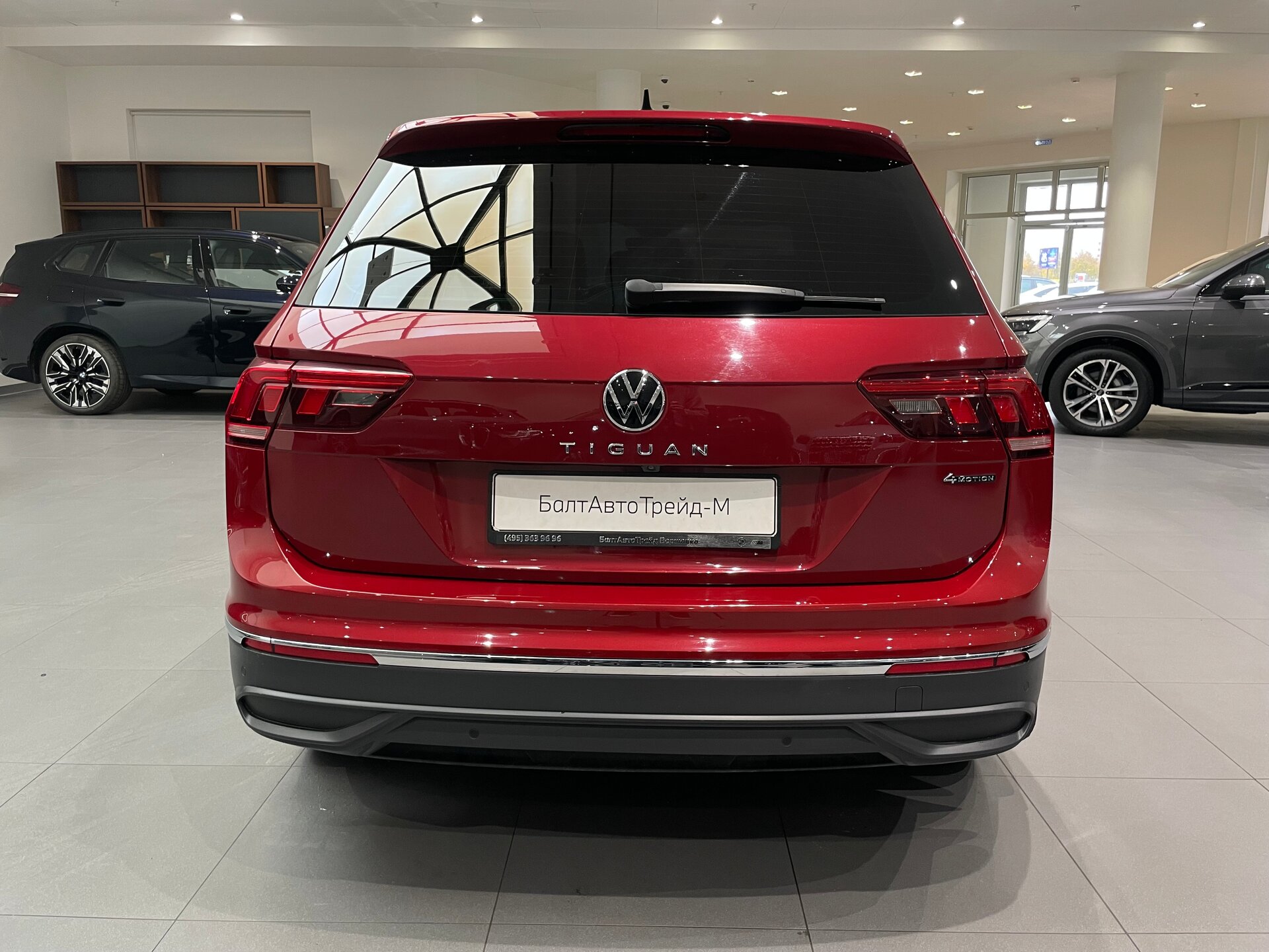 Автомобиль Volkswagen Tiguan 2.0 AMT (180 л.с.) 4WD - 5