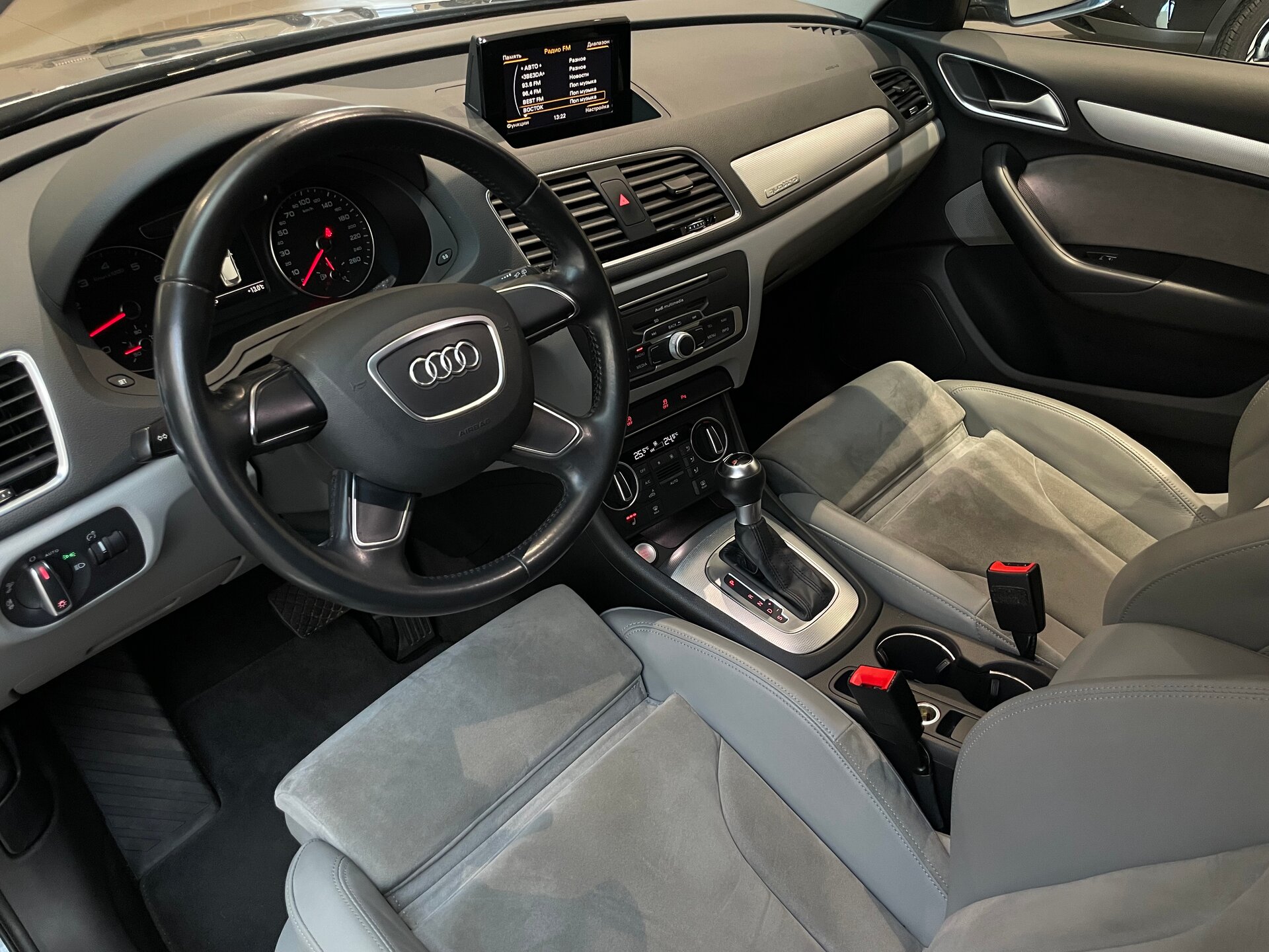 Автомобиль Audi Q3 2.0 AMT (180 л.с.) 4WD - 7