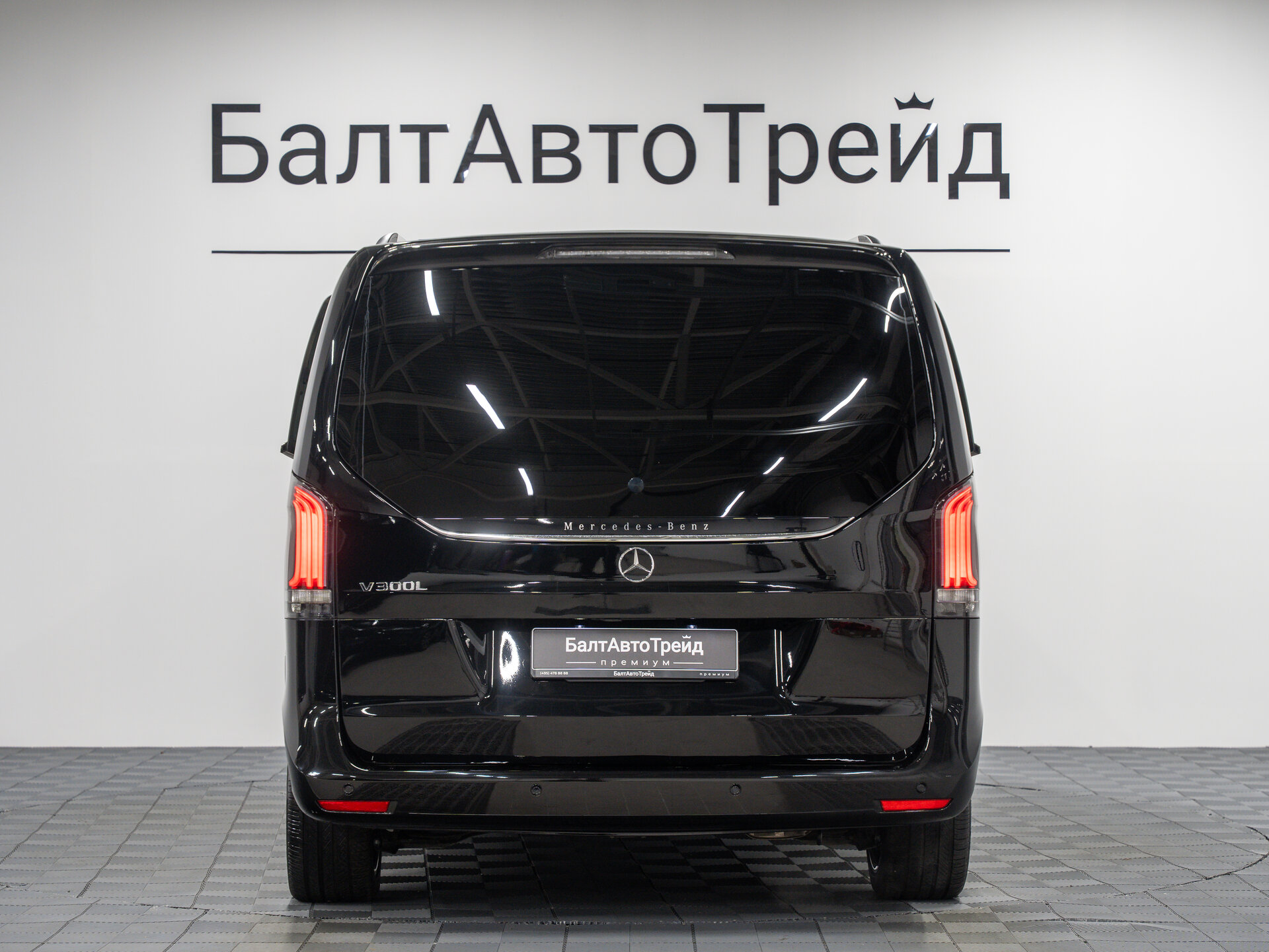 Автомобиль Mercedes-Benz V-Класс 300 экстра длинный 2.0 AT (231 л.с.) - 7