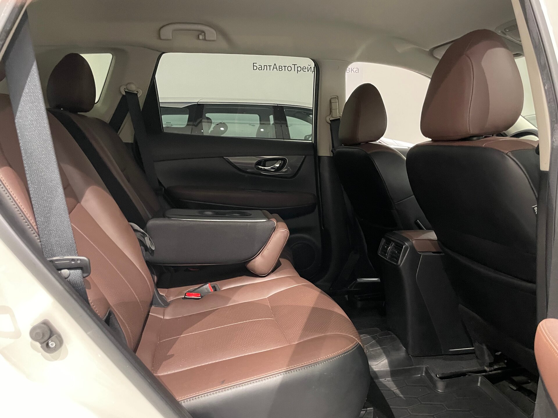 Автомобиль Nissan X-Trail 2.0 CVT (144 л.с.) - 10