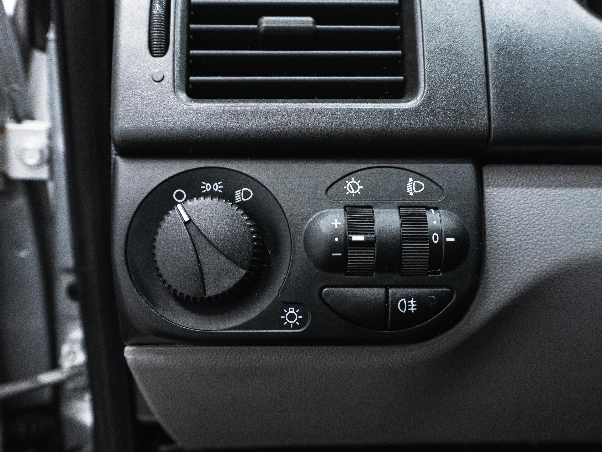LADA (ВАЗ) Priora 2011 16
