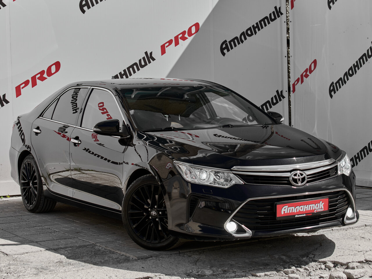 Купить Toyota Camry 2.5 AT (181 л.с.), 2016 в Екатеренбурге