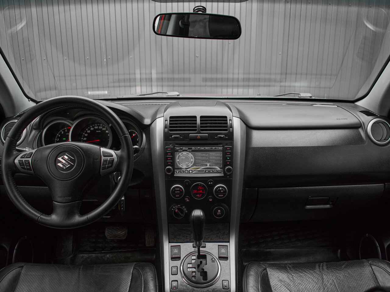 Купить Suzuki Grand Vitara 2.4 AT (169 л.с.) 4WD, 2011 в Екатеренбурге