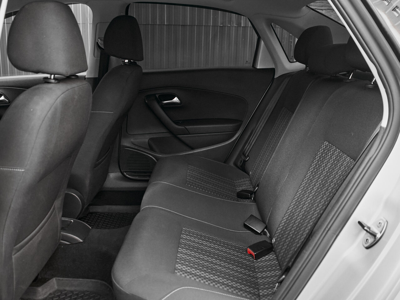 Купить Volkswagen Polo 1.6 AT (110 л.с.), 2016 в Екатеренбурге