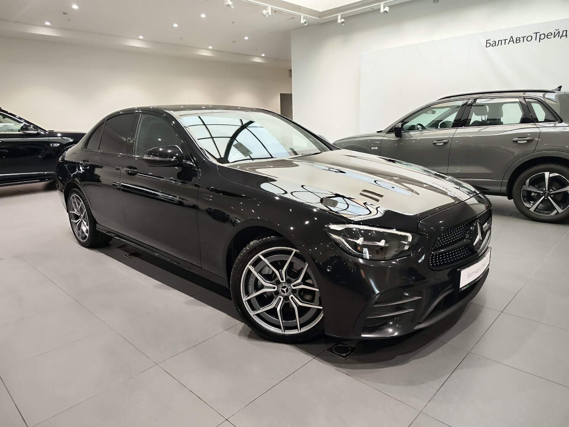 Автомобиль Mercedes-Benz E-Класс 220 d 2.0d AT (194 л.с.) 4WD - 3