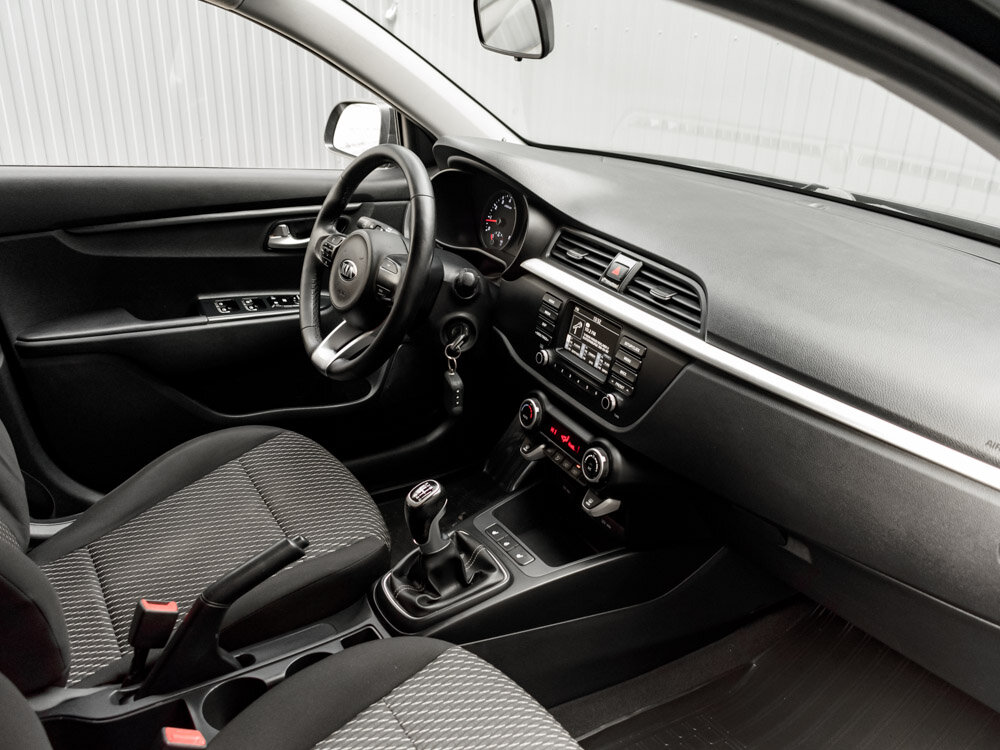 Купить Kia Rio X-Line 1.6 MT (123 л.с.), 2018 в Екатеренбурге