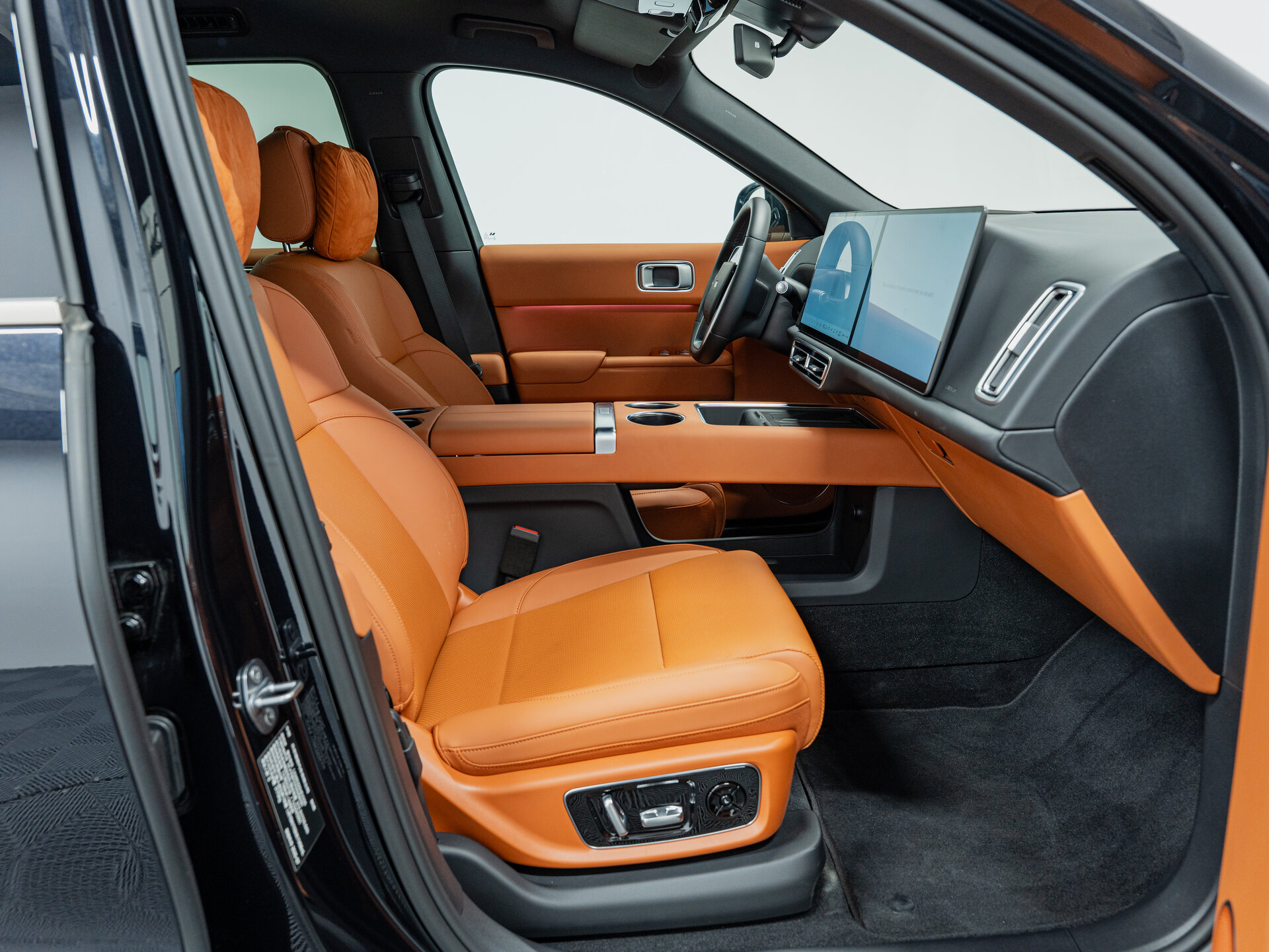 Автомобиль LiXiang L9 52.3 kWh 1.5hyb AT (449 л.с.) 4WD - 13