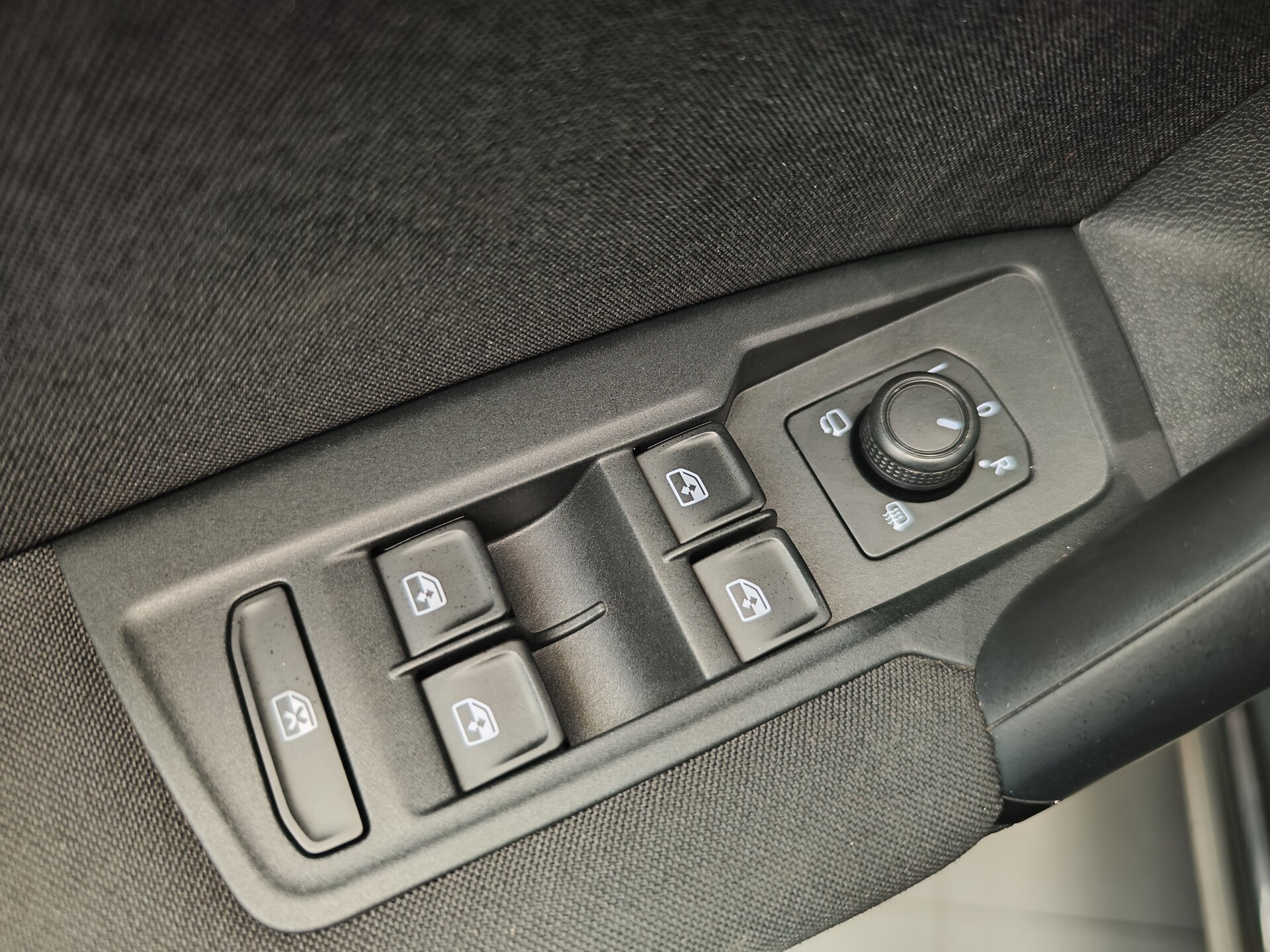 Автомобиль Volkswagen Tiguan 1.4 AMT (150 л.с.) 4WD - 19