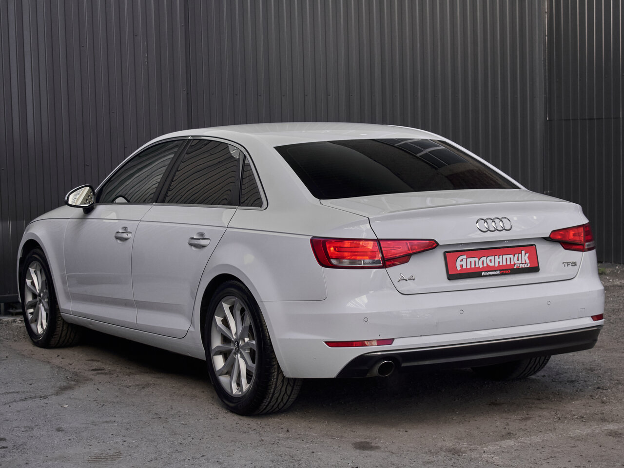 Купить Audi A4 1.4 AMT (150 л.с.), 2016 в Екатеренбурге