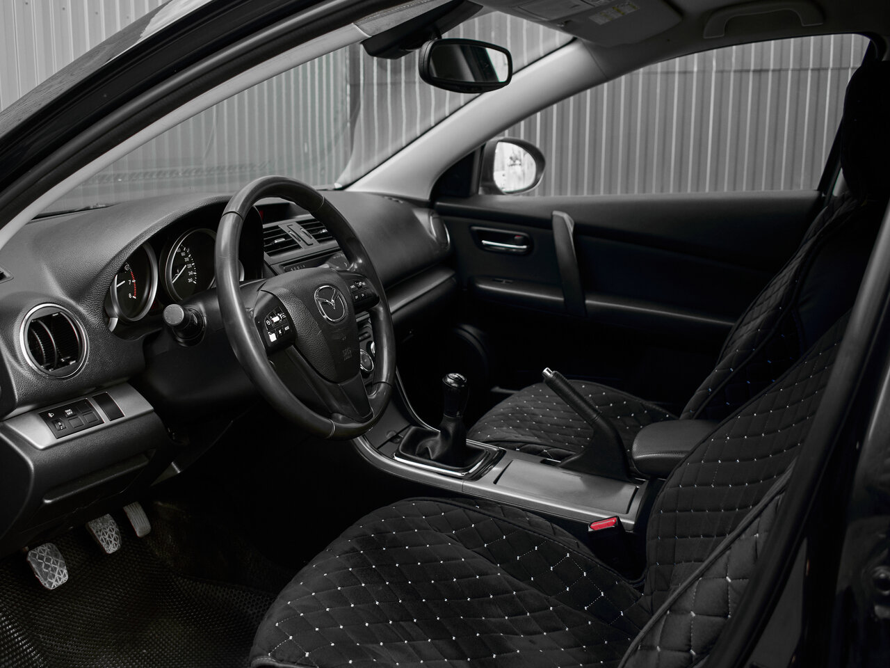 Купить Mazda 6 1.8 MT (120 л.с.), 2011 в Екатеренбурге