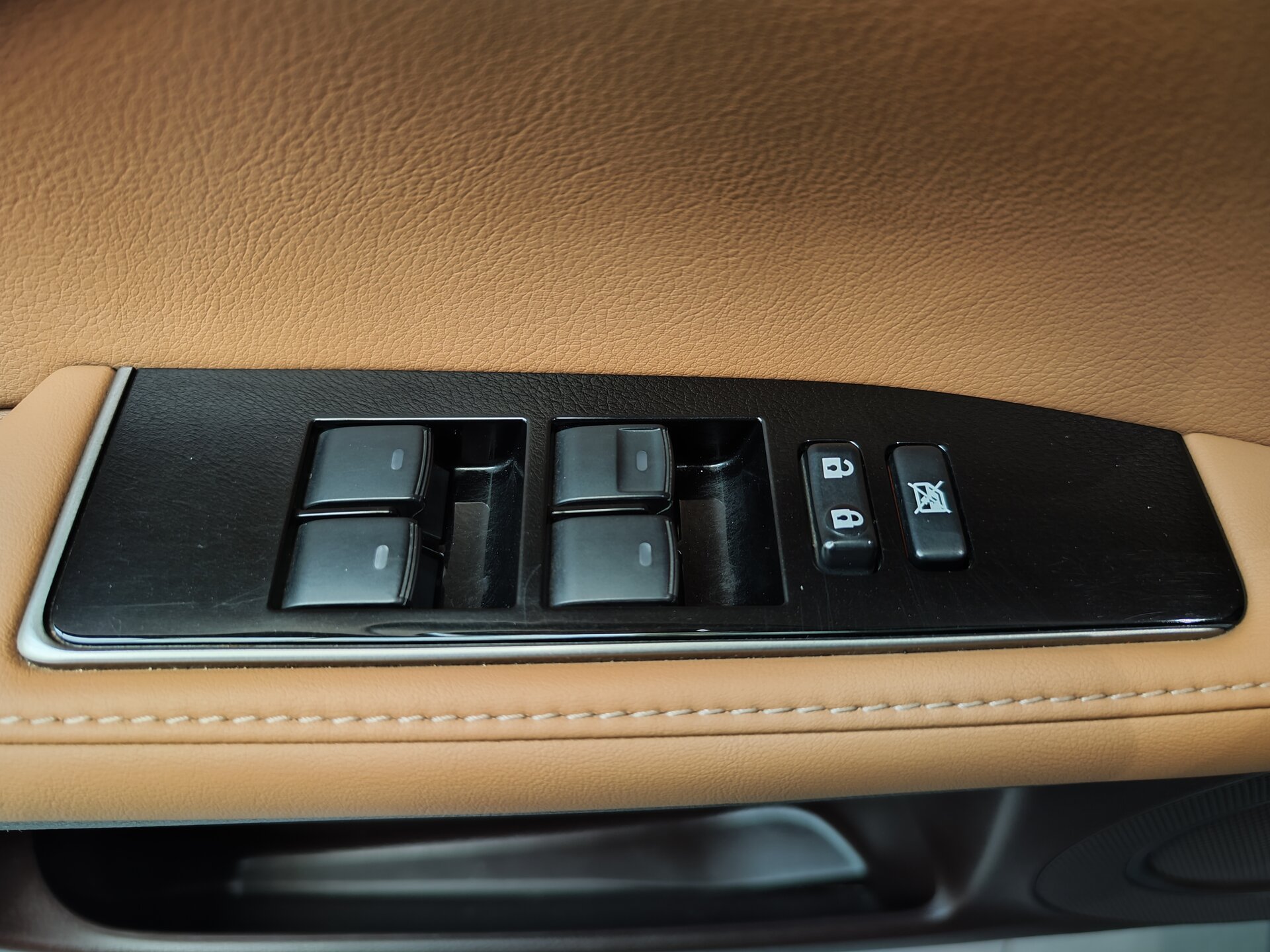 Автомобиль Lexus ES 200 2.0 AT (150 л.с.) - 19