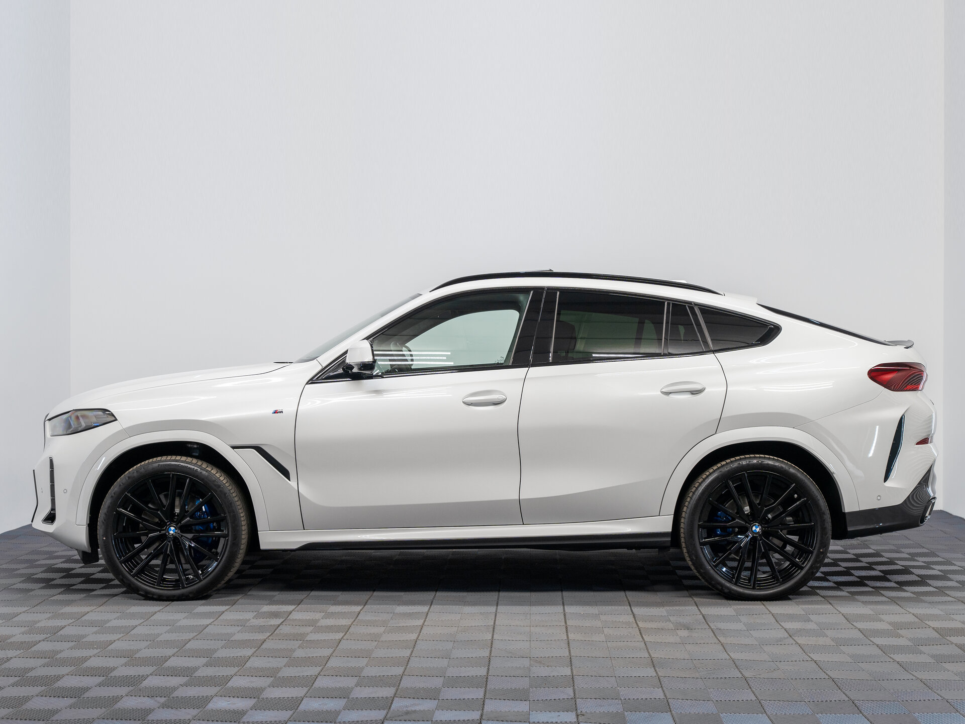 Автомобиль BMW X6 40i 3.0 AT (381 л.с.) 4WD - 8