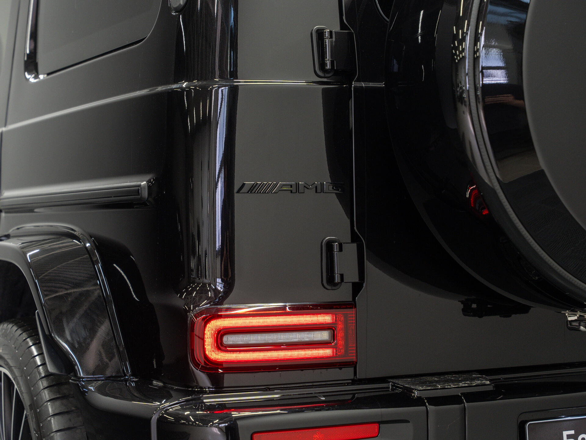 Автомобиль Mercedes-Benz G-Класс AMG 63 AMG 4.0 AT (585 л.с.) 4WD - 11