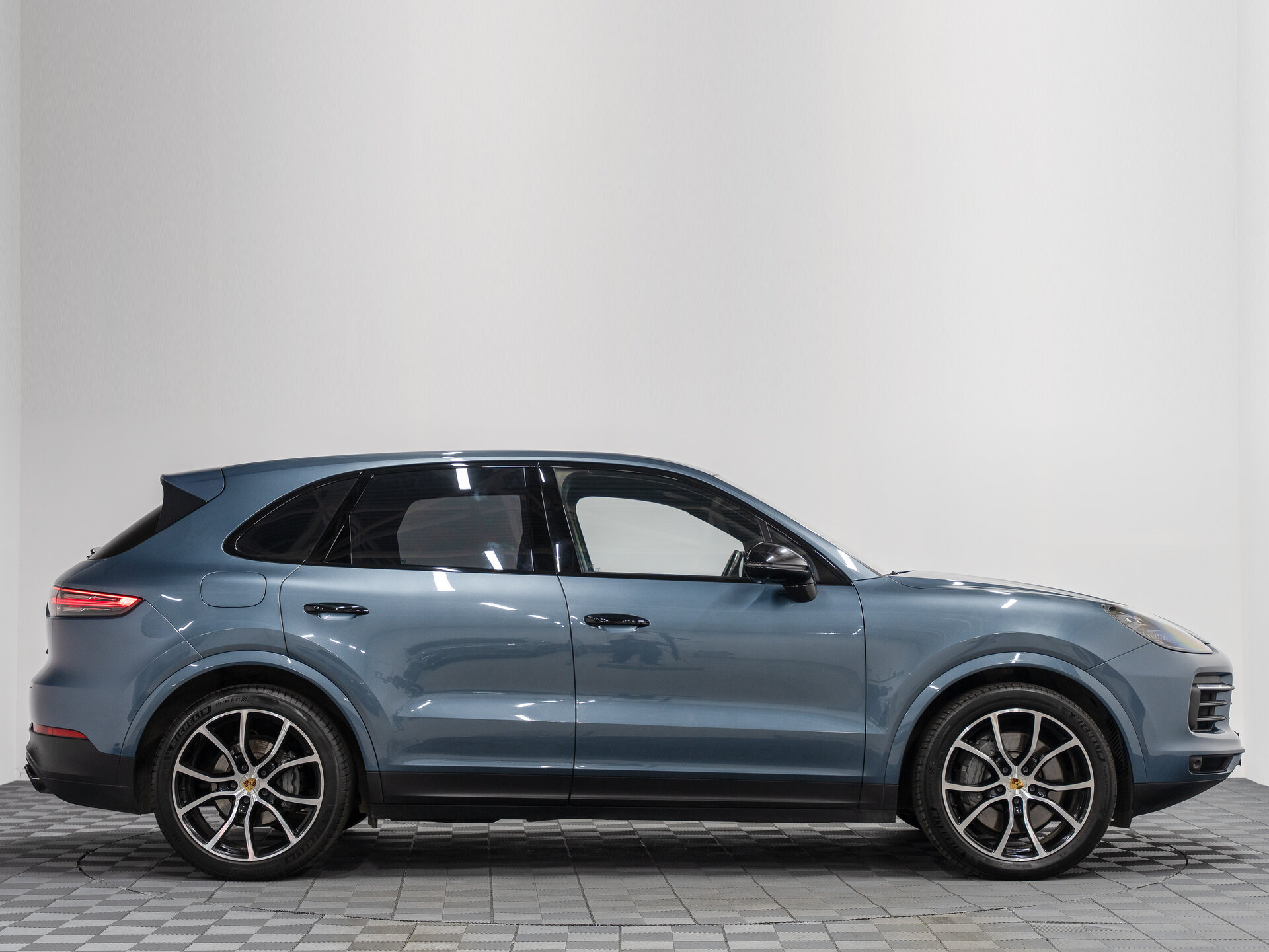 Автомобиль Porsche Cayenne S 2.9 AT (440 л.с.) 4WD - 6