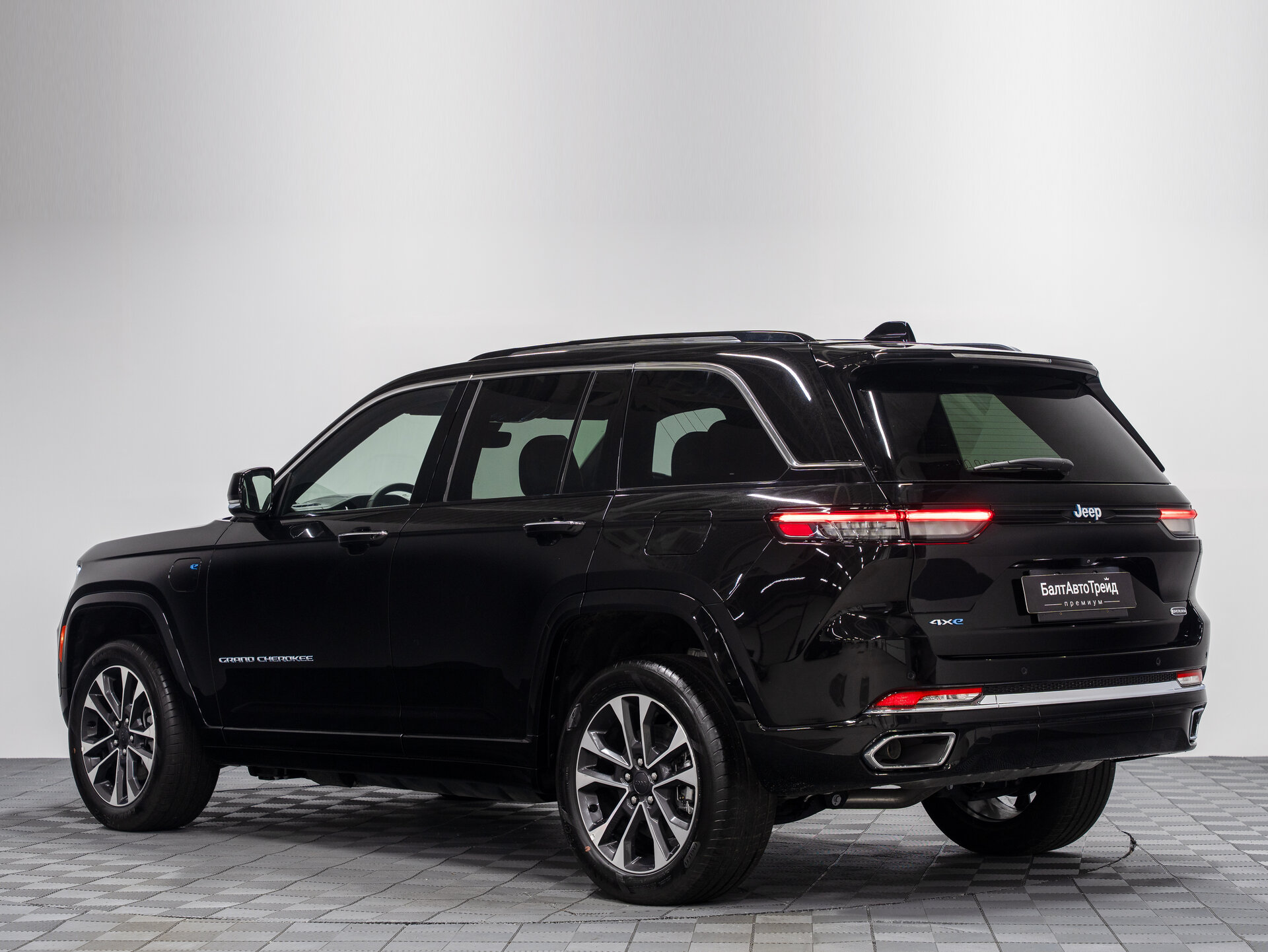 Автомобиль Jeep Grand Cherokee 4xe 2.0hyb AT (380 л.с.) 4WD - 10