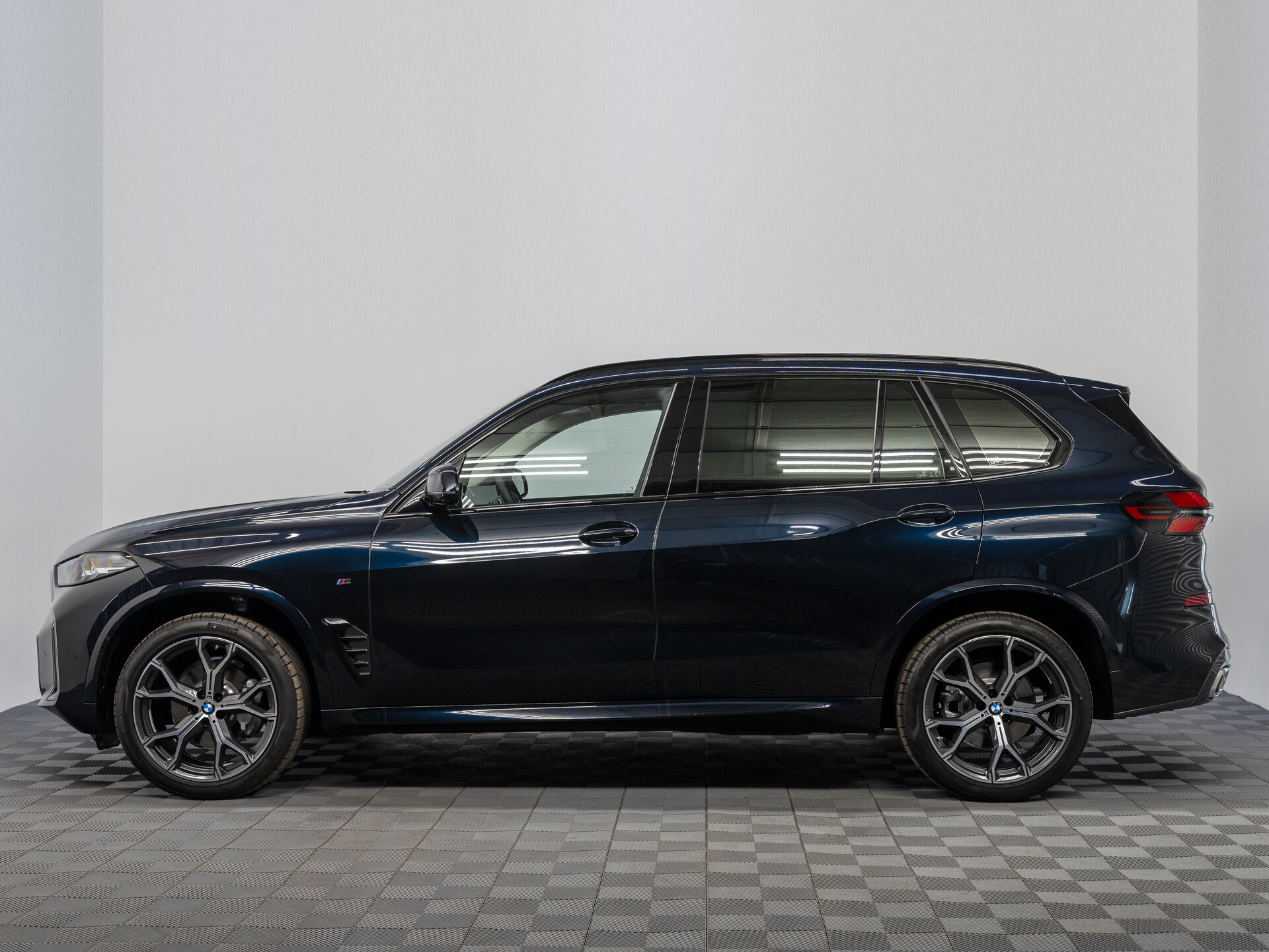 Автомобиль BMW X5 30Li 2.0 AT (258 л.с.) 4WD - 8