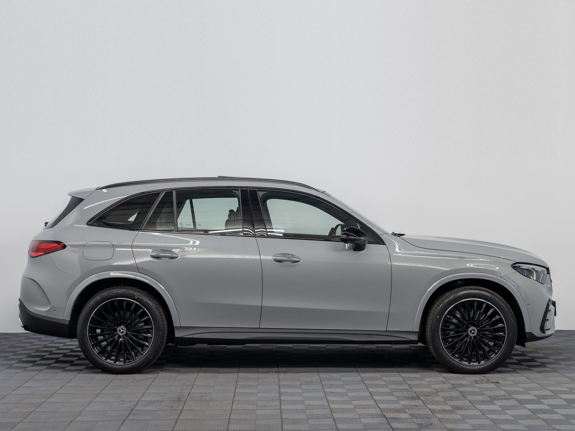 Автомобиль Mercedes-Benz GLC 300 2.0 AT (258 л.с.) 4WD - 4