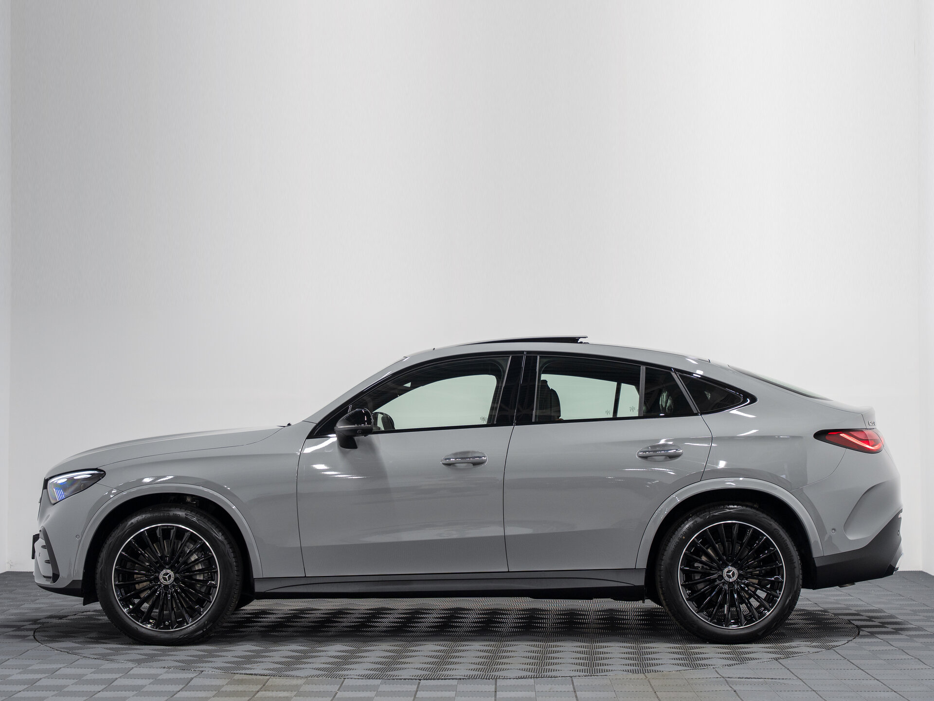 Автомобиль Mercedes-Benz GLC Coupe 300 2.0 AT (258 л.с.) 4WD - 12