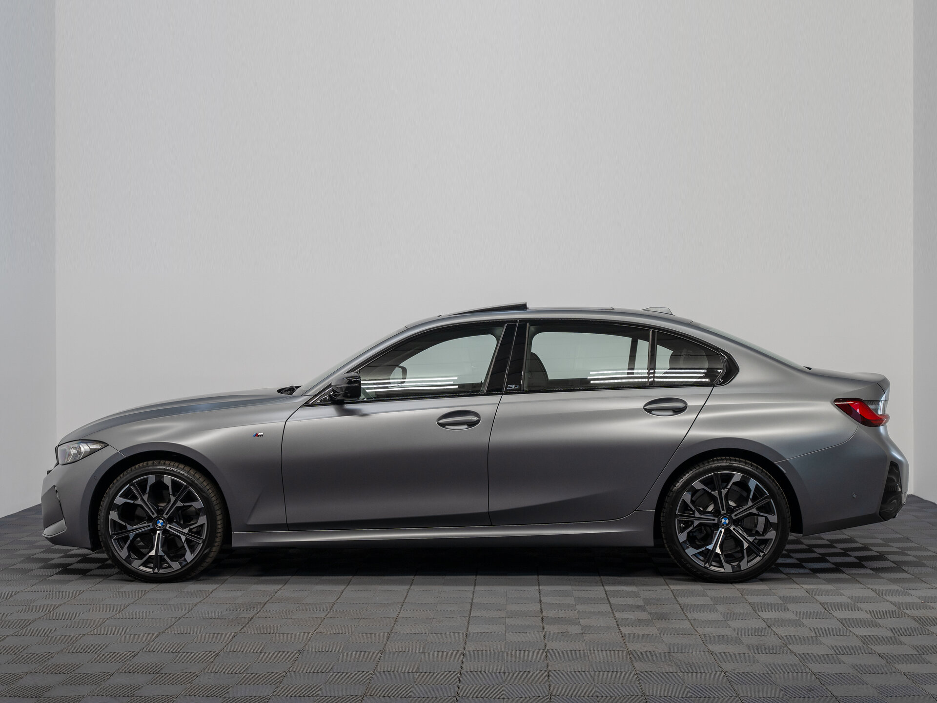 Автомобиль BMW 3 серии 330i 2.0 AT (245 л.с.) - 8