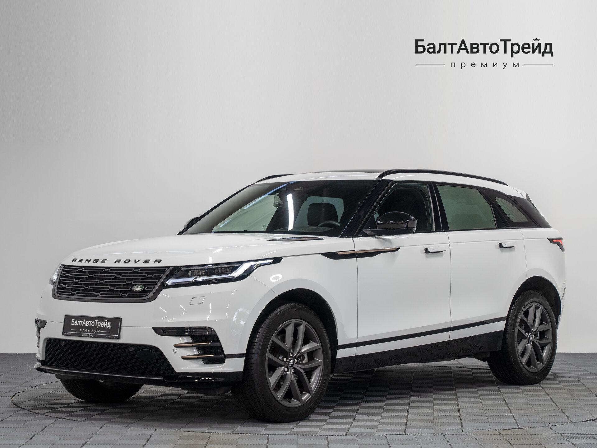 Автомобиль Land Rover Range Rover Velar 2.0 AT (250 л.с.) 4WD - 1