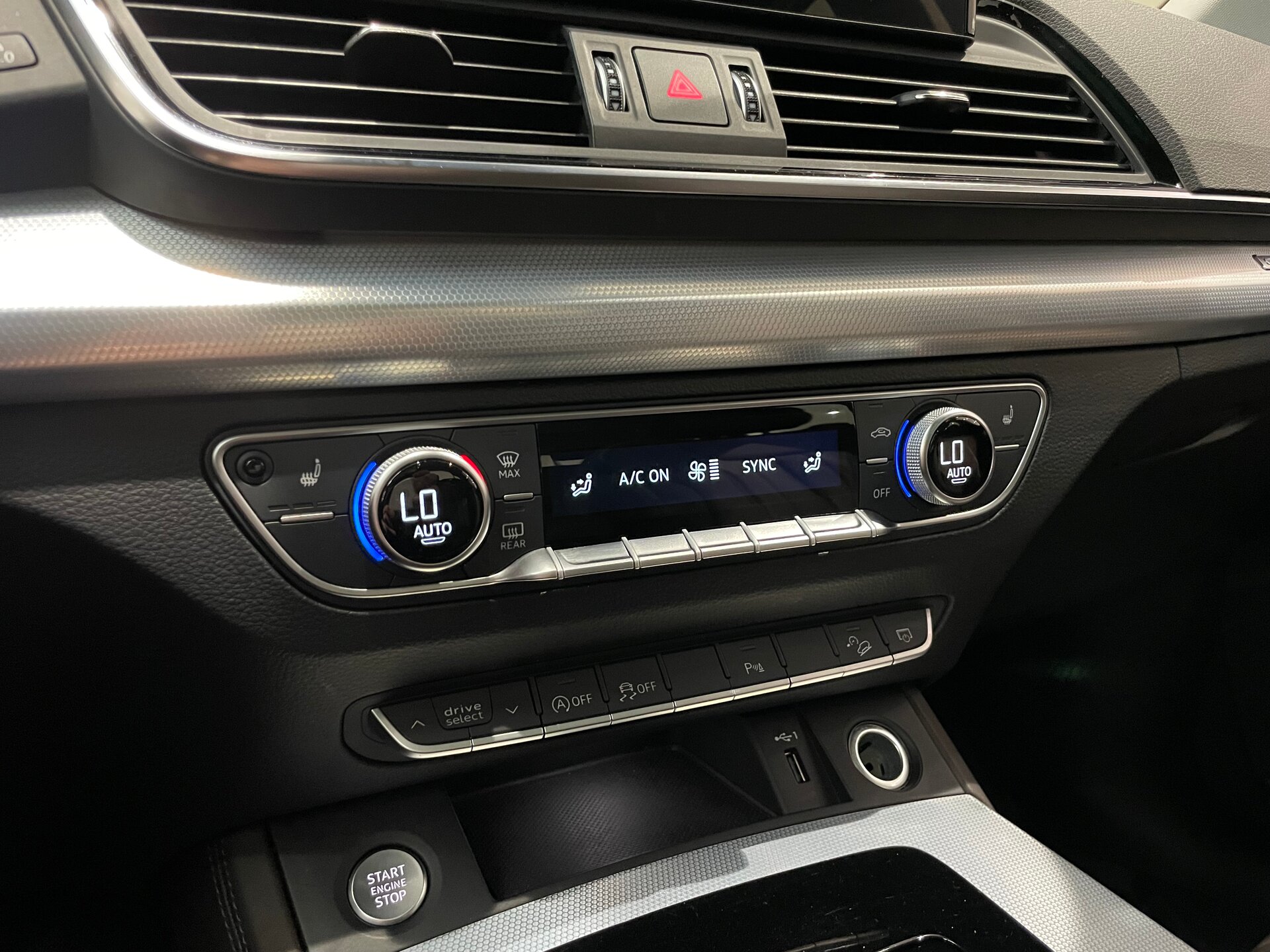 Автомобиль Audi Q5 45 TFSI 2.0 AMT (249 л.с.) 4WD - 18