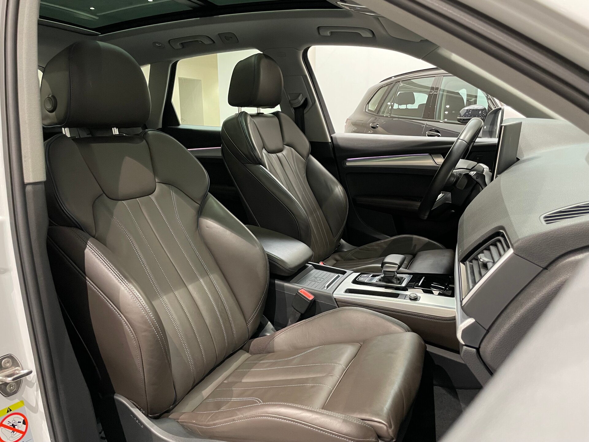 Автомобиль Audi Q5 45 TFSI 2.0 AMT (249 л.с.) 4WD - 12