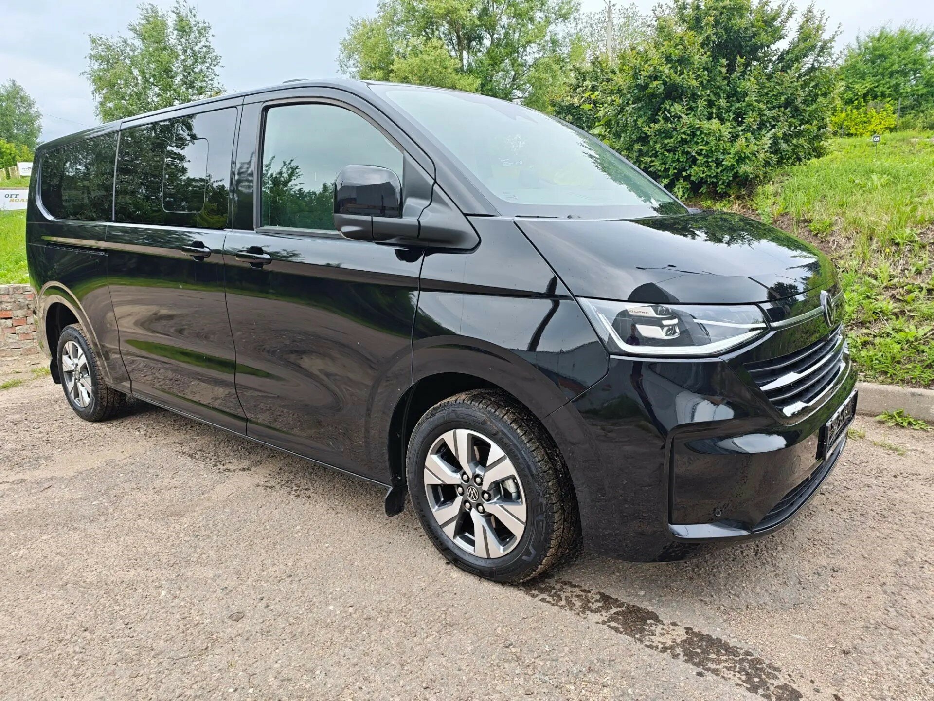 Автомобиль Volkswagen Caravelle 2.0d AT (170 л.с.) 4WD - 1