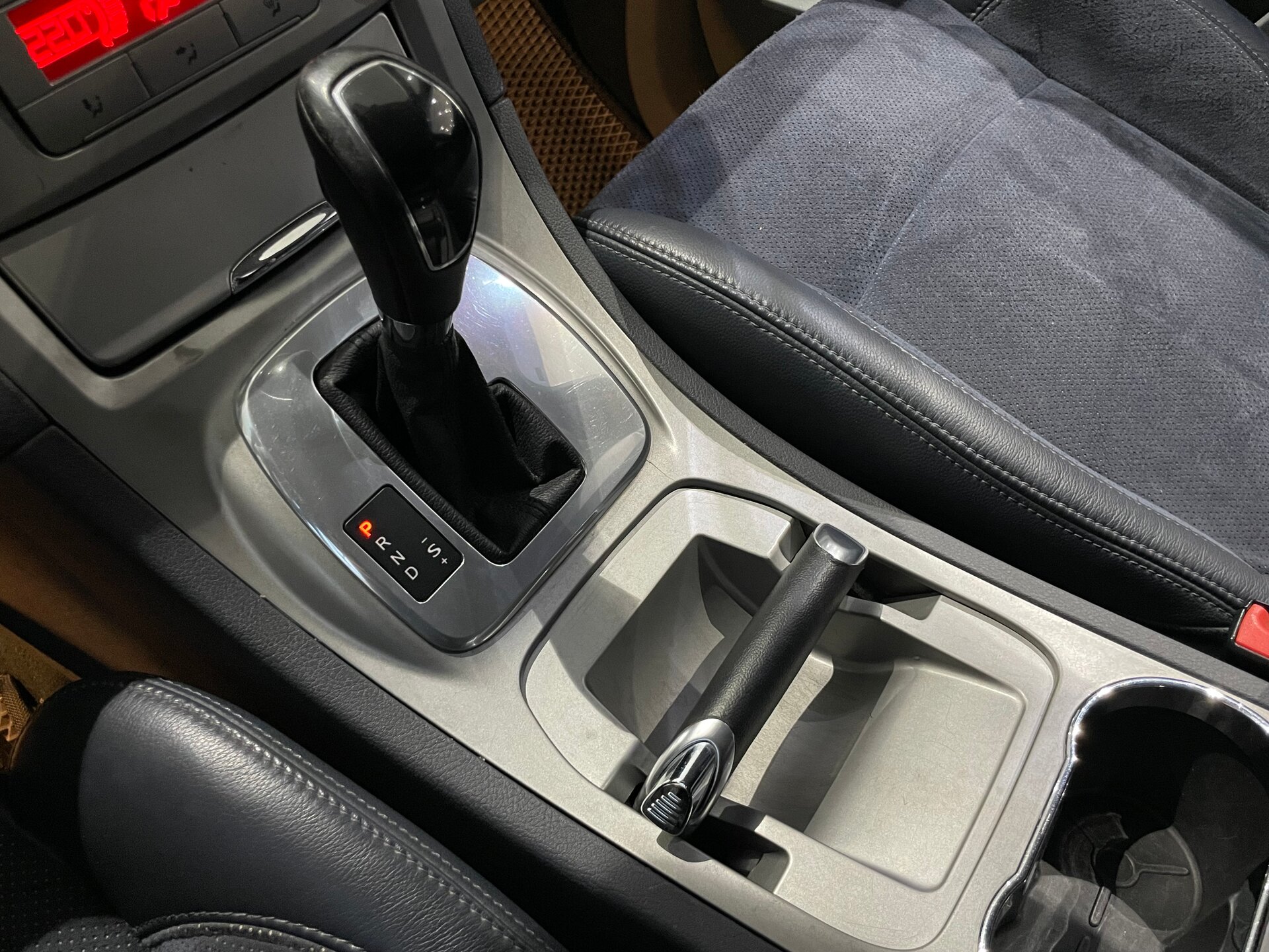 Автомобиль Ford Galaxy 2.3 AT (161 л.с.) - 18