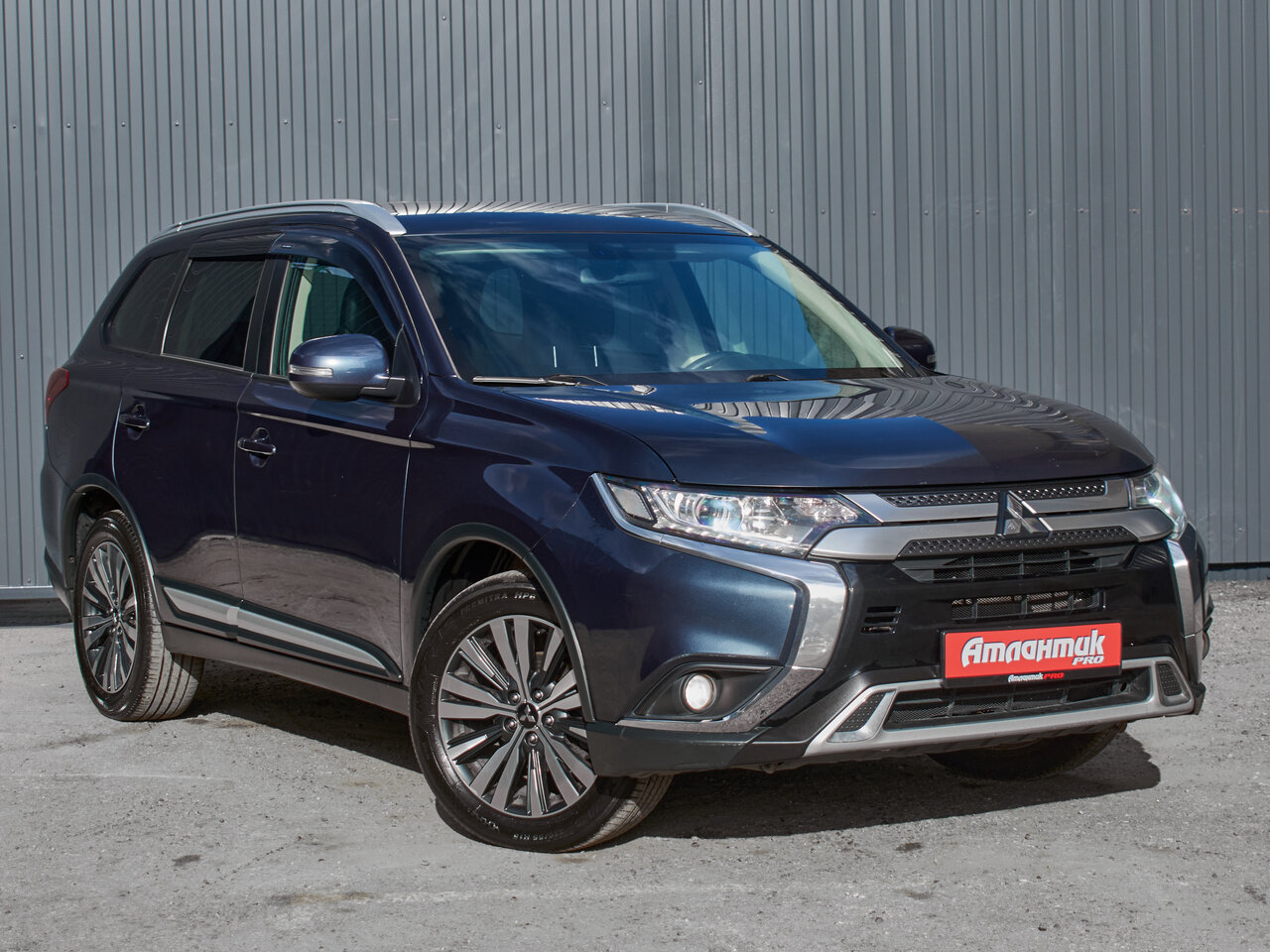 Купить Mitsubishi Outlander 2.0 CVT (146 л.с.) 4WD, 2019 в Екатеренбурге