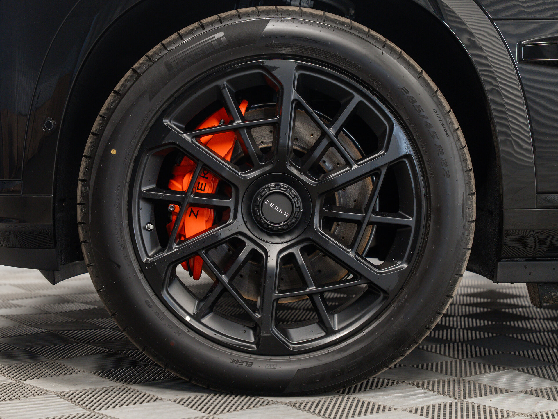 Автомобиль Zeekr 9X 55 kWh (до 3.5 т) 2.0hyb AT (898 л.с.) 4WD - 11