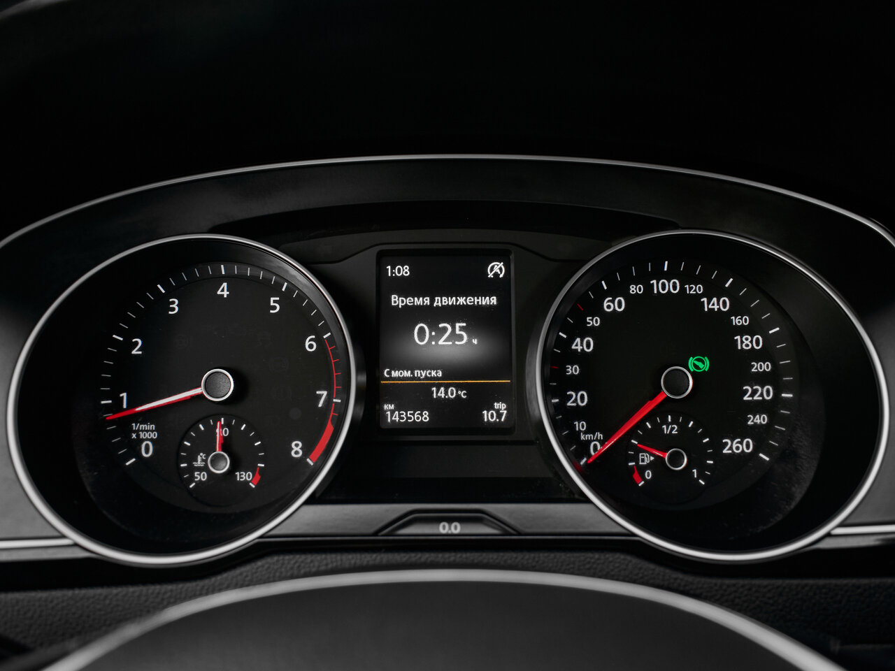 Купить Volkswagen Passat 1.8 AMT (180 л.с.), 2015 в Екатеренбурге