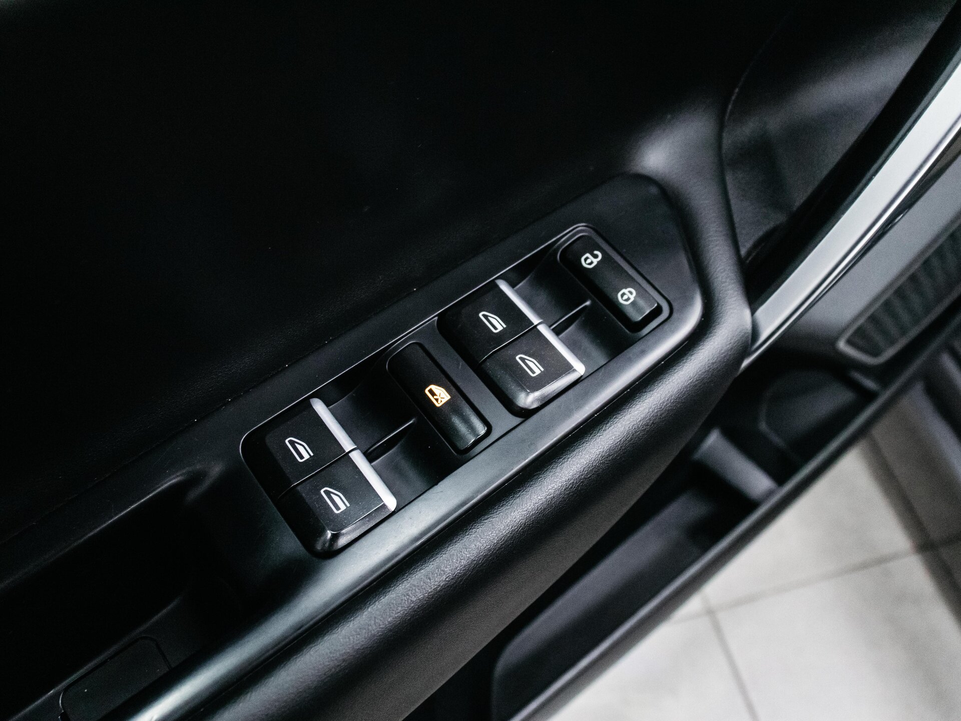 Geely Atlas 2022 10