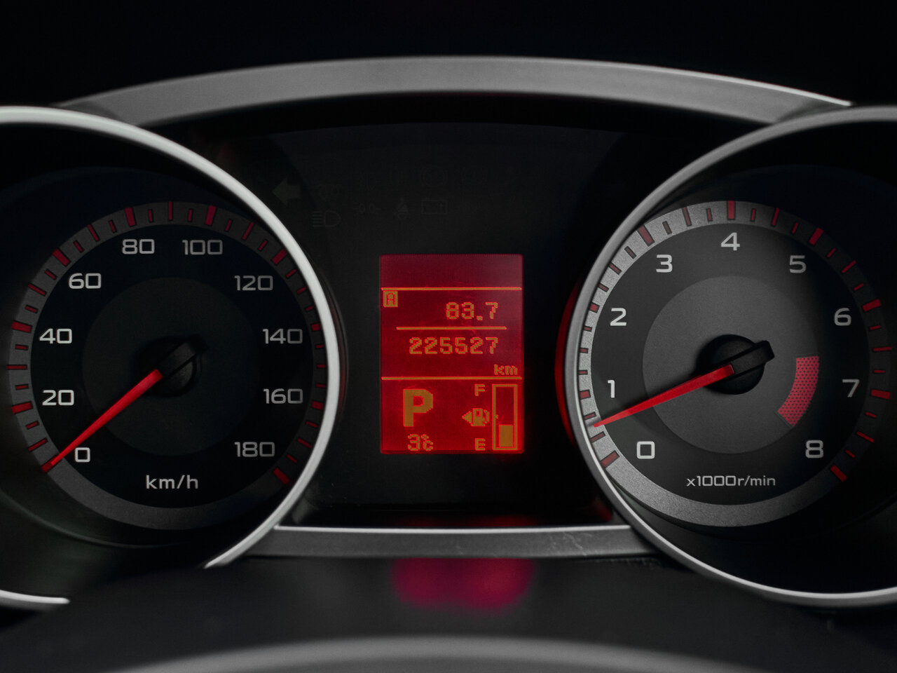 Купить Mitsubishi Outlander 2.4 CVT (170 л.с.) 4WD, 2005 в Екатеренбурге