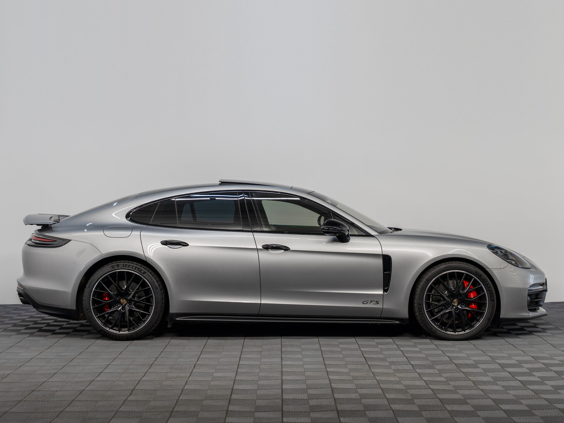 Автомобиль Porsche Panamera GTS 4.0 AMT (460 л.с.) 4WD - 4