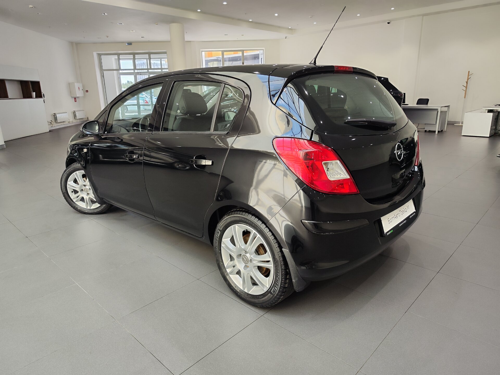 Автомобиль Opel Corsa 1.4 AT (100 л.с.) - 4