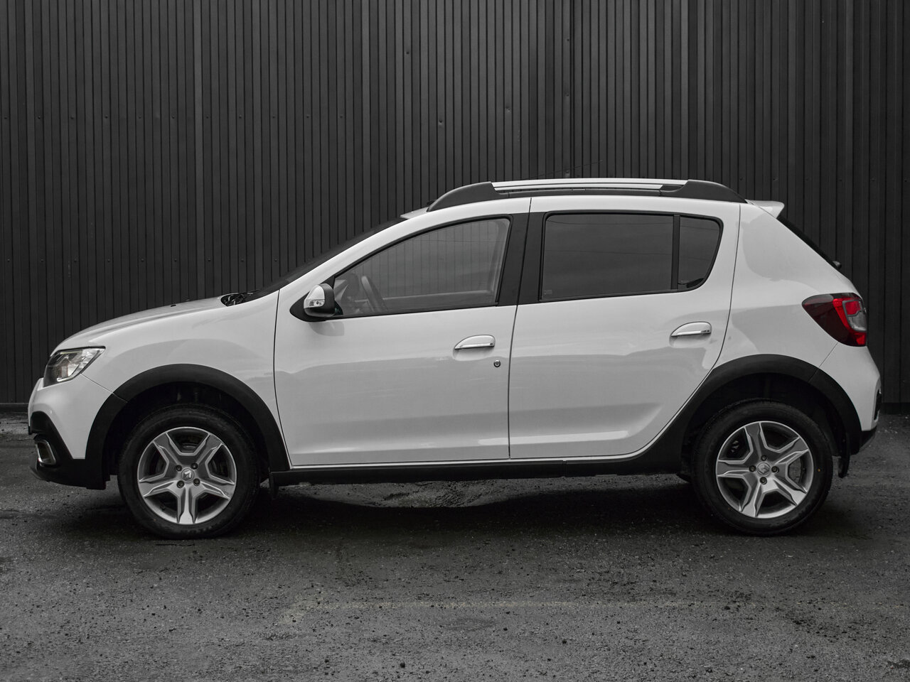 Купить Renault Sandero Stepway 1.6 AT (102 л.с.), 2018 в Екатеренбурге