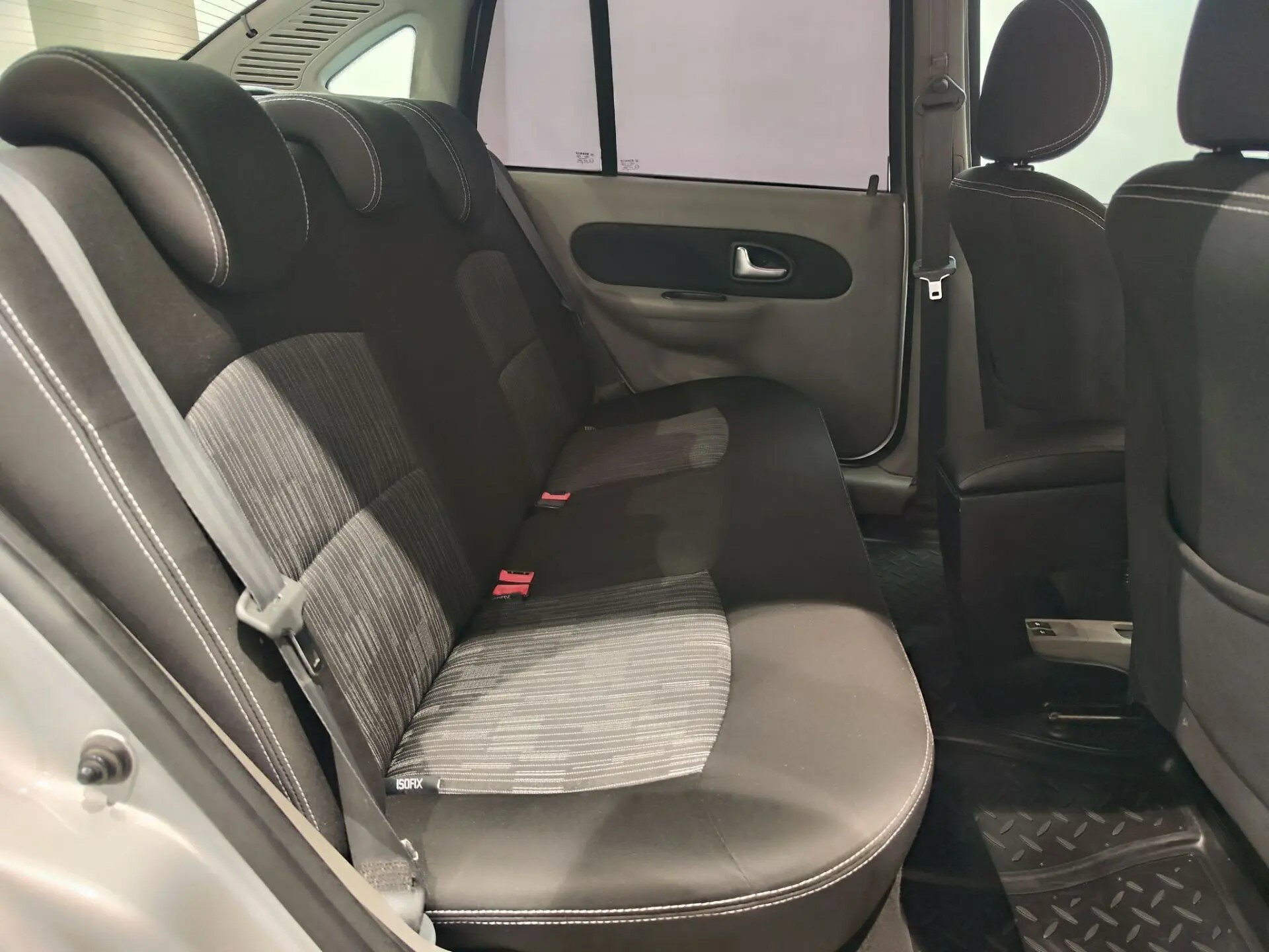 Автомобиль Renault Symbol 1.4 AT (98 л.с.) - 10