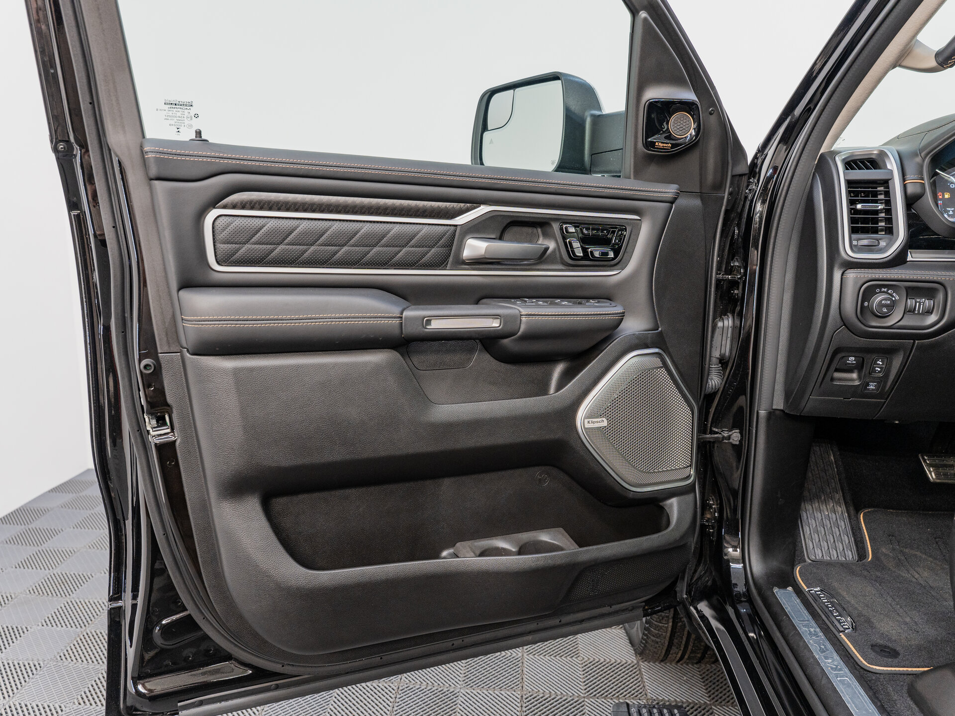 Автомобиль RAM 1500 Crew Cab 3.0 AT (540 л.с.) 4WD - 18