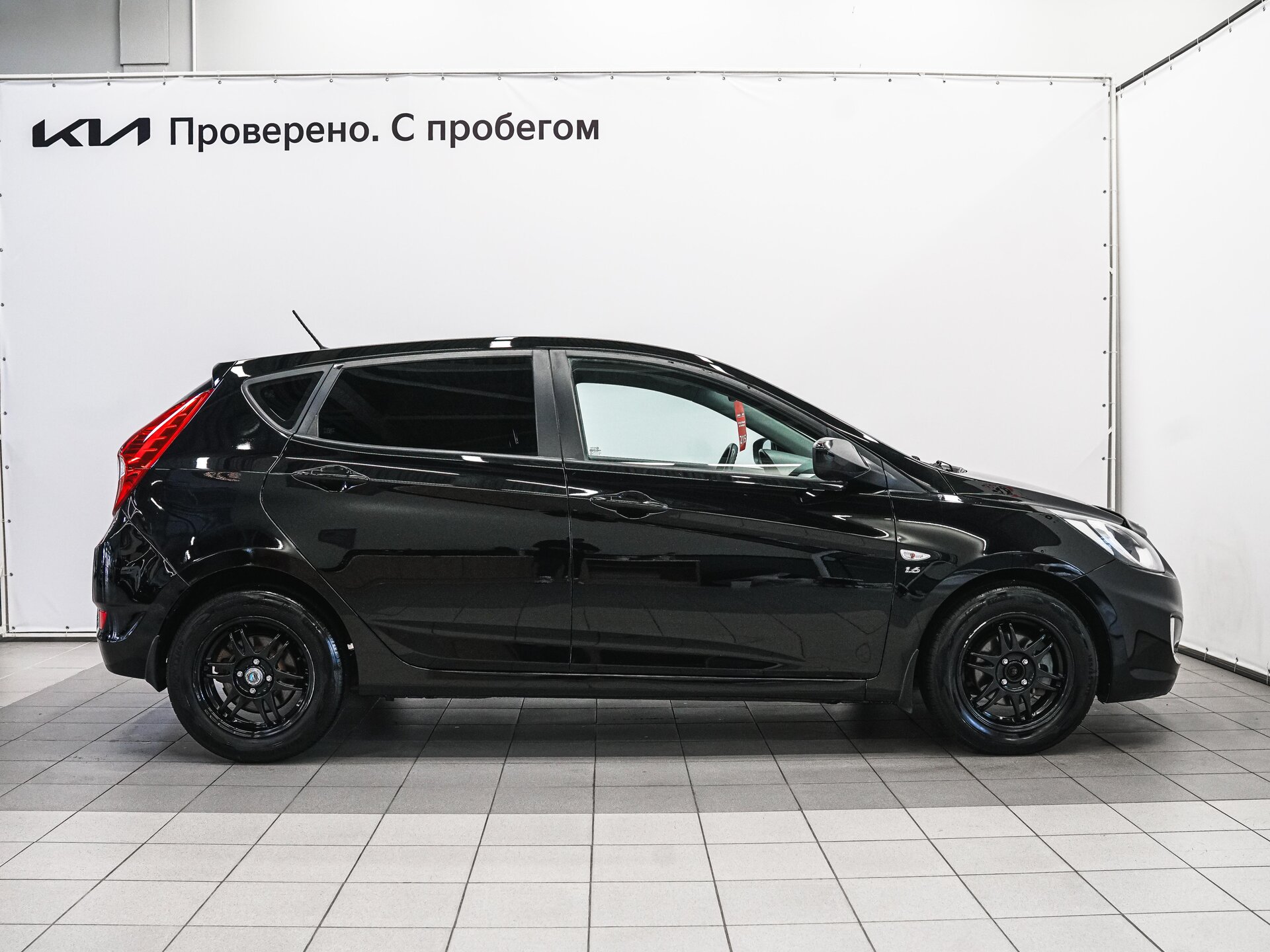 Hyundai Solaris 2012 6