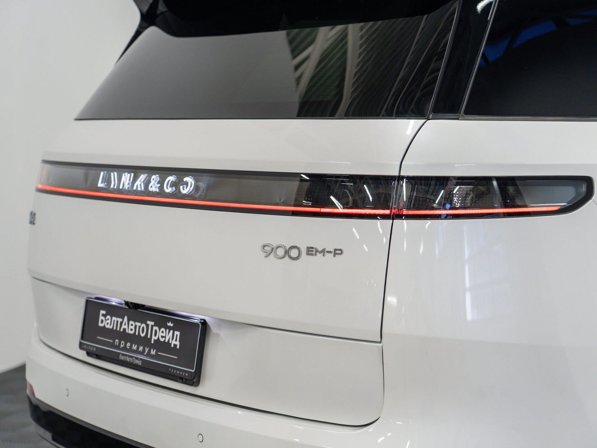 Автомобиль Lynk & Co 900 2.0hyb AT (734 л.с.) 4WD - 8